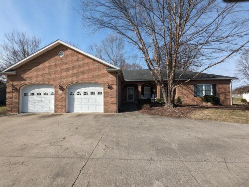 5120 Pine Valley Dr, Zanesville, OH 43701-6624