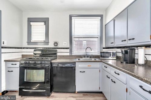1812 Sycamore St, Wilmington, DE 19805-3850