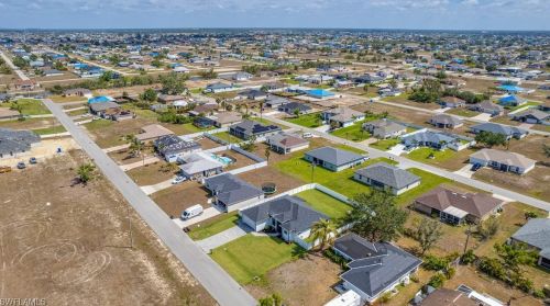 1013 6th Ave, Cape Coral FL  33909-1365 exterior