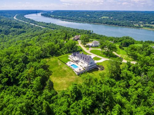 7998 Ayers Rd, Cincinnati, OH 45255-5115