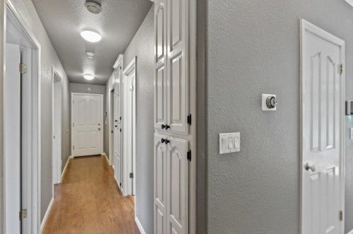 321 La Loma Ave, Modesto CA  95354-1329 exterior