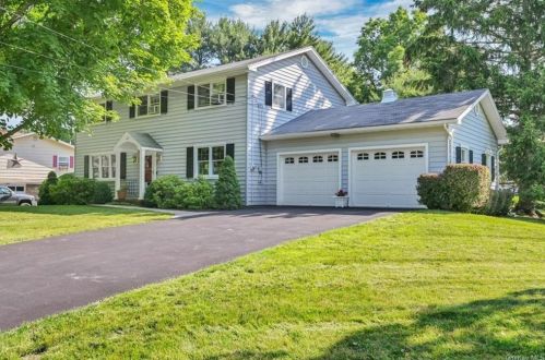 63 Eisenhower Dr, Middletown, NY 10940-4539