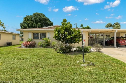 2206 5th St, Lehigh Acres, FL 33936-4316