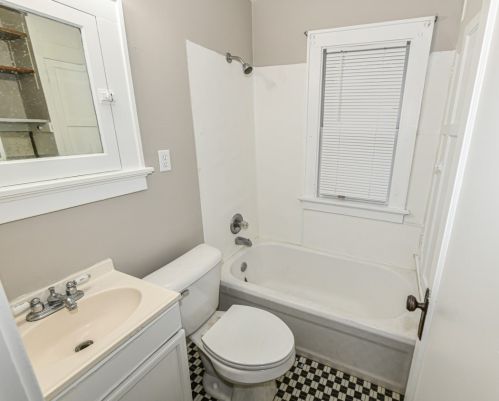 505 Clarke St, Milwaukee WI  53212-2922 exterior