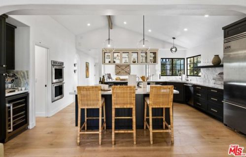 1208 Bel Air Dr, Santa Barbara CA  93105-4602 exterior