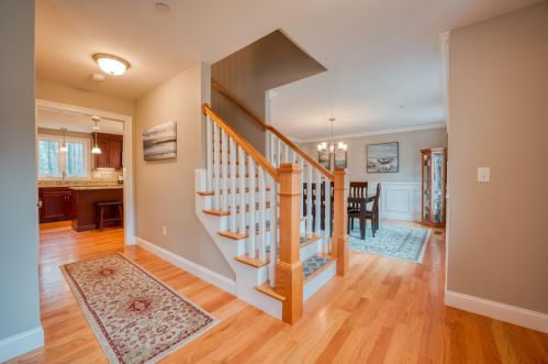 47 Floyd Rd, Derry NH  03038-4712 exterior