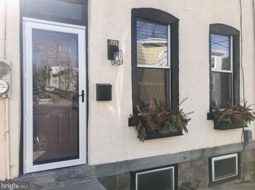 221 Hermitage St, Philadelphia, PA 19127-1018