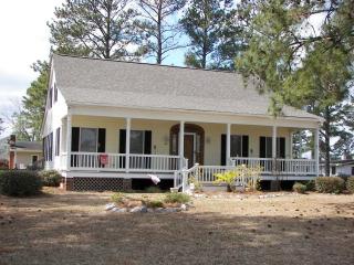 487 East St, Belhaven, NC 27810-1669