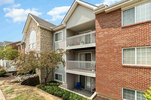 195 Cave Run Dr, Covington, KY 41018-4010
