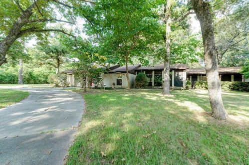 1135 Lindsey Dr, Richmond, TX 77471-2215