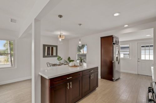 4350 Pomona Ave, La Mesa CA  91942-9117 exterior