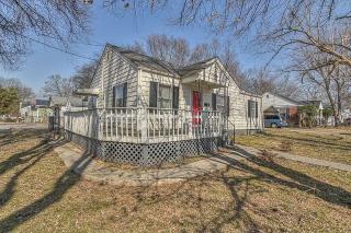 418 Lynn St, Murfreesboro TN  37129-2400 exterior