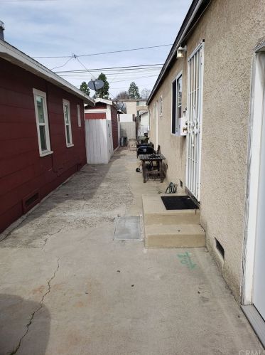183 Pleasant St, Long Beach, CA 90805-6828