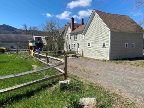 38 Pleasant St, Columbia, NH 03576-3248