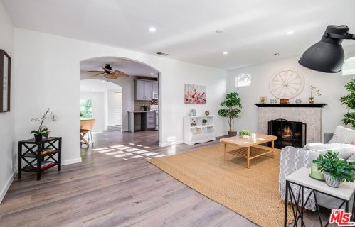 6330 Craner Ave, North Hollywood, CA 91606-3706