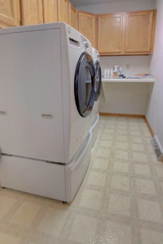 1912 Wexford Ln, Waukesha WI  53186-1252 exterior