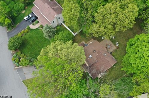 5 Grimal Ct, Dover, NJ 07869-1409