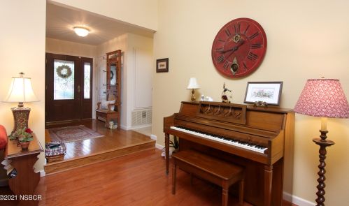 4454 Old Mill Ct, Santa Maria, CA 93455-4212