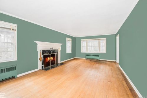 15 Thelma Pl, White Plains, NY 10605-3808