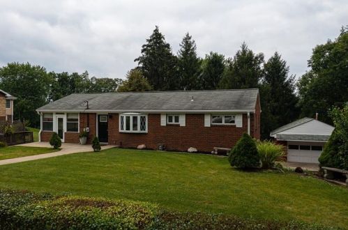 21 Carl Ln, Gibsonia PA  15044-7835 exterior