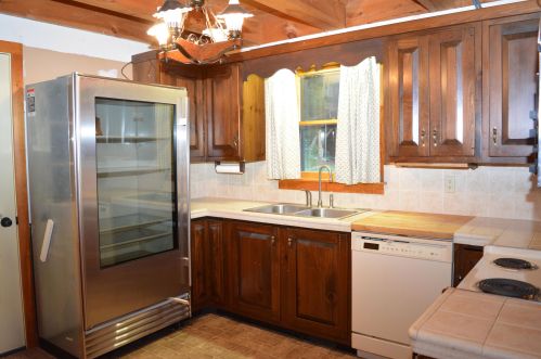 22 Sand Hl Rd, Unity NH 03773-6406 exterior