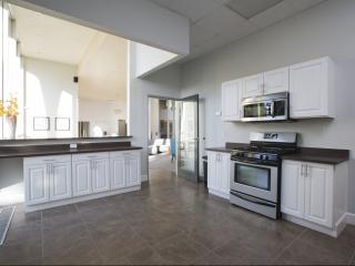 9140 Brookshire Ave, Downey CA  90240-2967 exterior