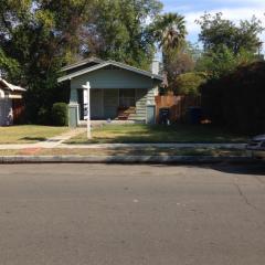 918 Thorne Ave, Fresno CA  93728-3044 exterior