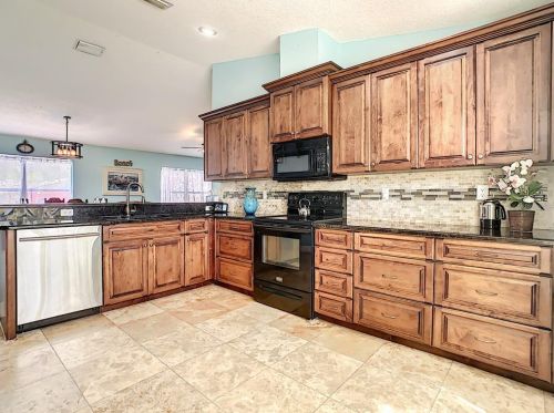 6448 Woodland Ln, New Port Richey, FL 34653-4345
