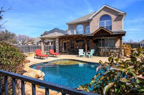 6904 Hayling Way, Denton, TX 76210-0081