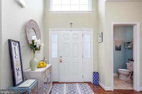 56 Green View Dr, Pottstown PA  19464-7501 exterior