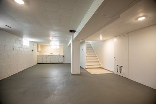 60 Wick Ave, Hermitage PA  16148-1811 exterior