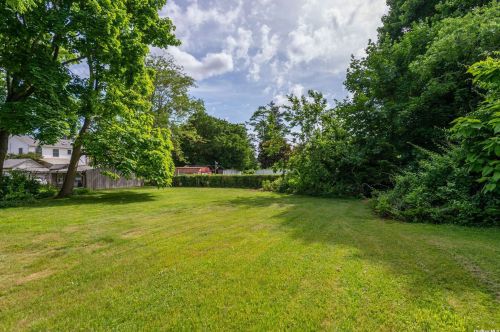 312 5th St, Elwood NY  11731-2815 exterior