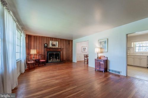 1219 Lakewood Dr, Wilmington, DE 19803-3505