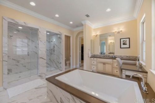 8049 Run Of The Knolls Ct, San Diego CA 92127 exterior