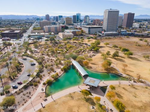 724 Devonshire Ave, Phoenix AZ  85014-4600 exterior