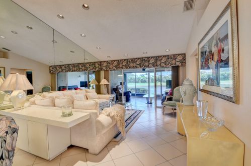 7883 Lake Sands Dr, Delray Beach, FL 33446-3372