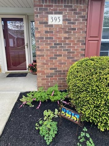 395 Retreat Ln, Marysville, OH 43040-8634