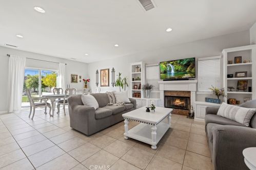 29011 Lomita Dr, Santa Clarita, CA 91384-2429