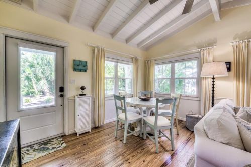 966 Fitzhugh St, Sanibel FL  33957-4520 exterior