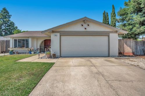 8500 Birch Crest Ct, Elk Grove, CA 95624-2813