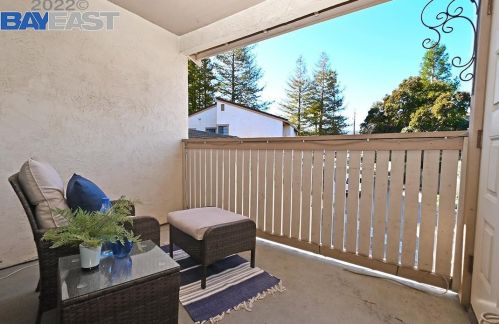 129 Ray St, Pleasanton CA  94566-6651 exterior
