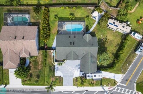 2399 Floresta Dr, Fort Pierce FL  34984-5218 exterior