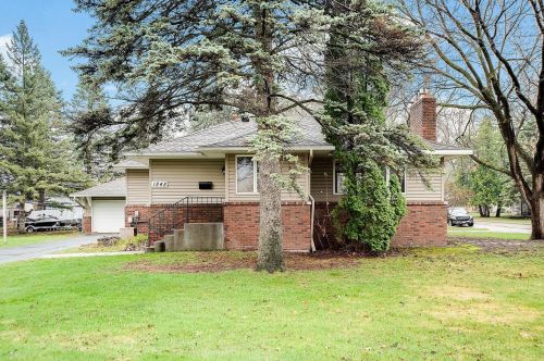 1848 4th St, Saint Paul, MN 55110-3165