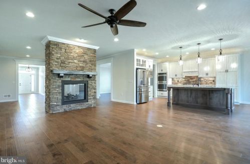 71 Stoners Cir, Littlestown, PA 17340