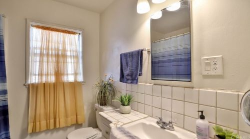 4561 Adenmoor Ave, Lakewood CA  90713-2515 exterior