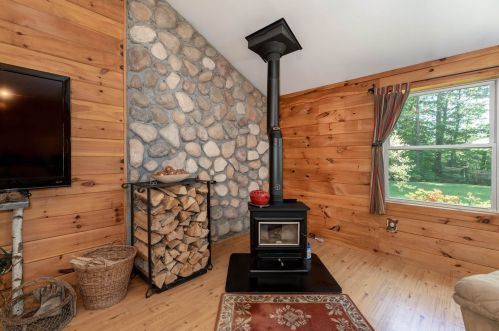 63 Durrell Mountain Rd, Belmont NH  03220-3305 exterior