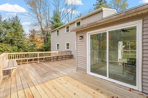 23 Floyd Rd, Derry NH  03038-4822 exterior