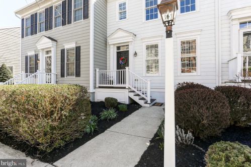 126 Summer Ln, Navy Sup Dpt, PA 17050-4161
