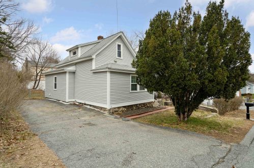 4 Hill St, Salem NH  03079-2538 exterior