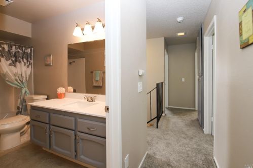 118 Oakmeade Ct, Vacaville CA exterior